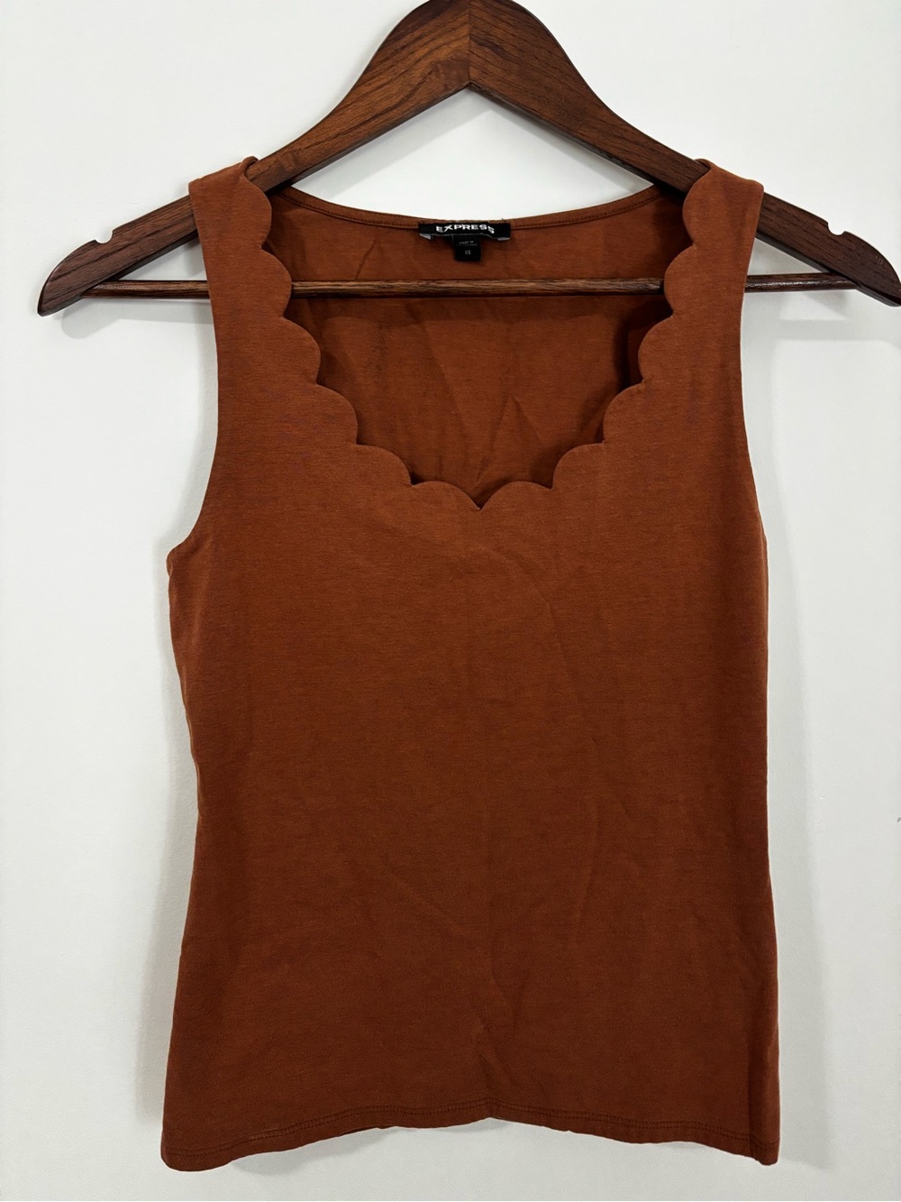 Express XS Rust Brown Scalloped Neck Sleeveless Tank Top Stretch Cotton Modal